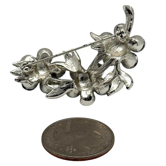Silver Tone Blue Crystal 3-Flower Rhinestone Brooch Pin Vintage - Picture 2 of 4